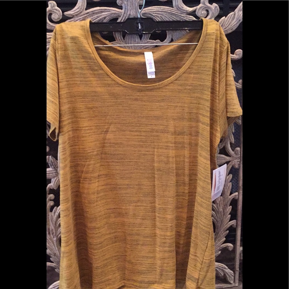 LuLaRoe Classic T BNWT